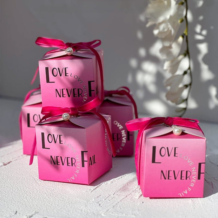 10 pieces of giftbox for Pink Wedding Sugar Chocolate, each measuring 5x5x5cm.