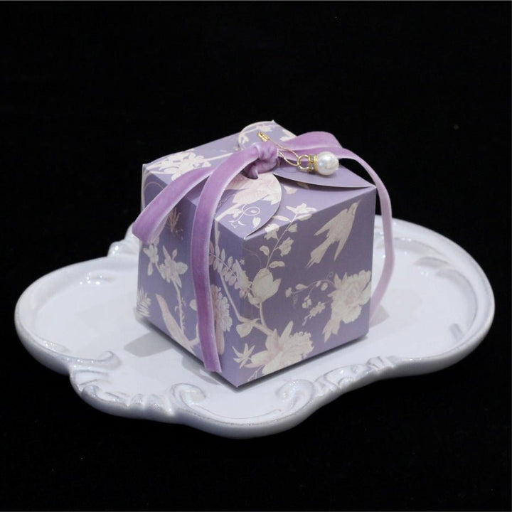 10 pieces of dollar tree gift boxes for Pink Wedding Sugar Chocolate, each measuring 5x5x5cm.