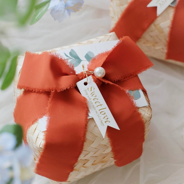 10 pieces of present box for Pink Wedding Sugar Chocolate, each measuring 5x5x5cm.