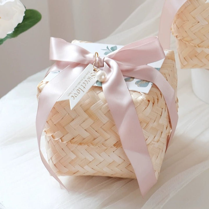 10 pieces of small gift boxes for Pink Wedding Sugar Chocolate, each measuring 5x5x5cm.