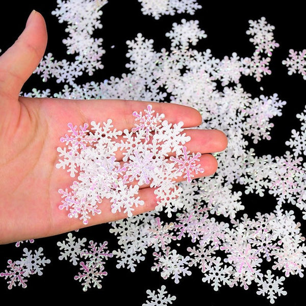 270pcs Christmas Snowflakes Confetti is a wonderful addition to your christmas floral collection.