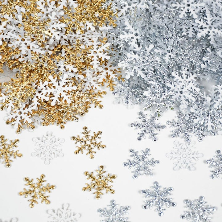 270pcs Christmas Snowflakes Confetti is a wonderful addition to your christmas decor collection.