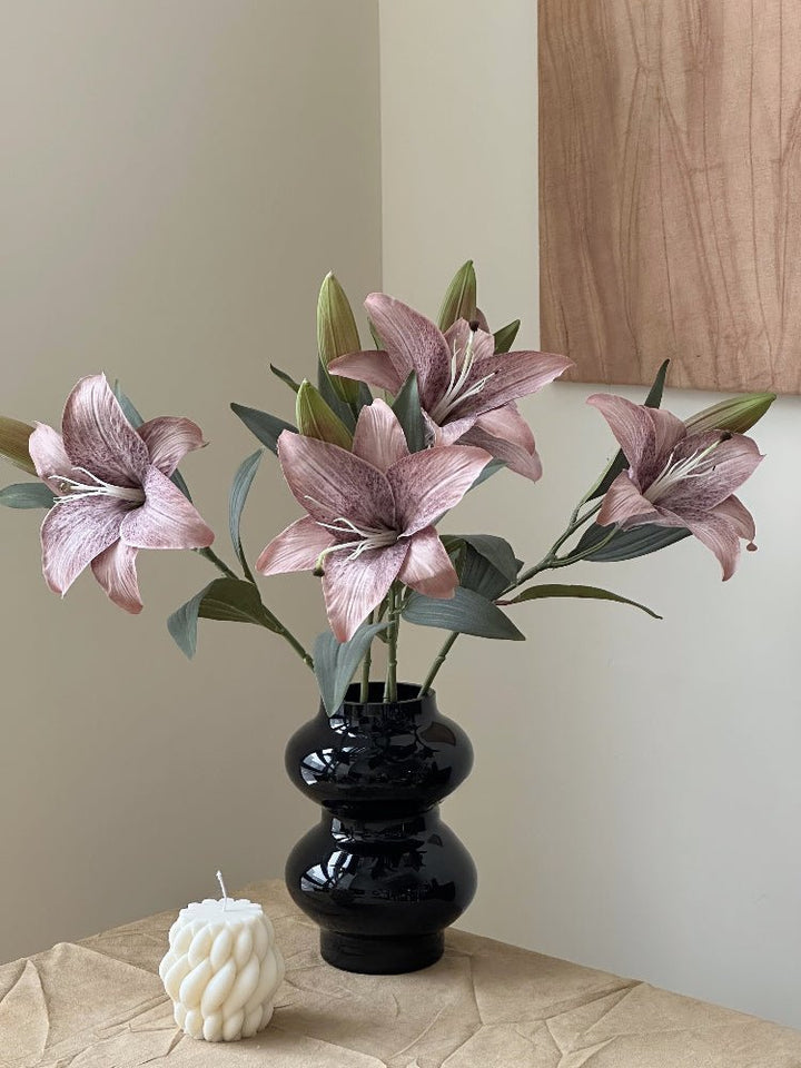 2pcs Nude Pink Lily Artificial Flowers, perfect as artificial flowers.