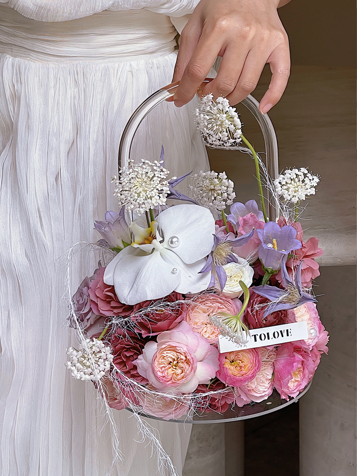 Transparent Acrylic Floral Arrangement Container