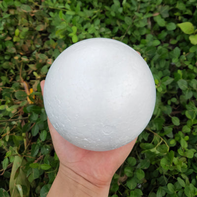 White Polystyrene Foam Balls for DIY Crafts is a perfect addition to your florist supply collection.