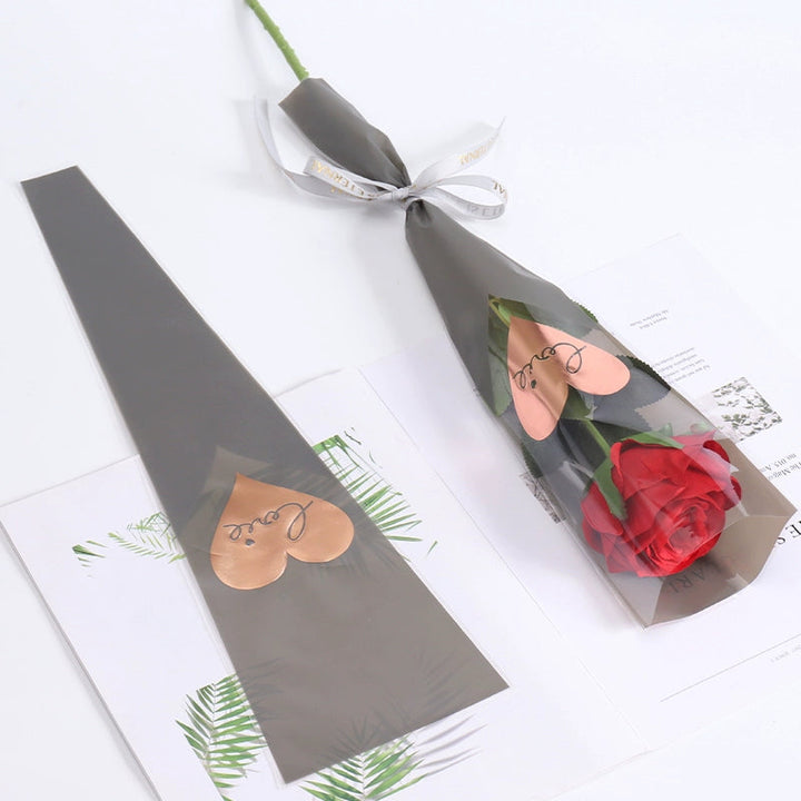 Gold Heart Single Stem Rose Flower Sleeves Pack 30 is a delightful addition to your valentine's gifts collection.