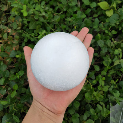 White Polystyrene Foam Balls for DIY Crafts is a perfect addition to your florist supplies collection.