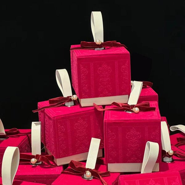 10 pieces of hobby lobby gift boxes for Pink Wedding Sugar Chocolate, each measuring 5x5x5cm.