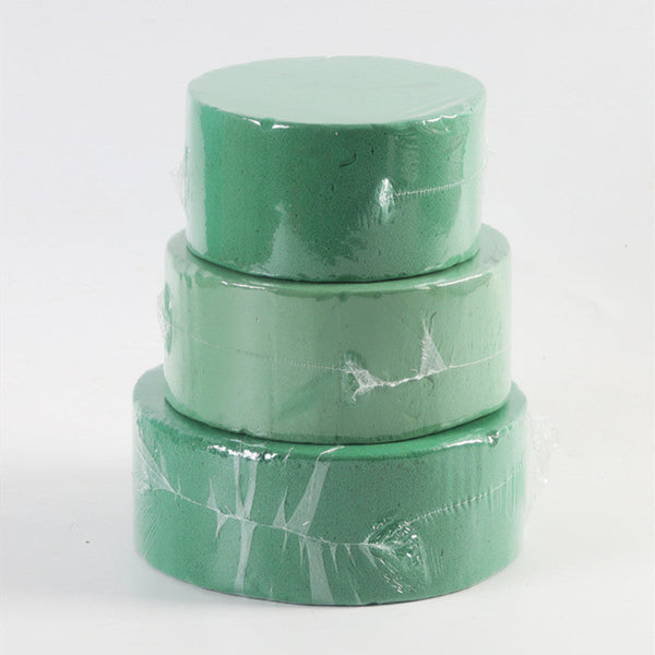 Round Green Wet Floral Foam Bricks is an ideal addition to your floral foam blocks collection.