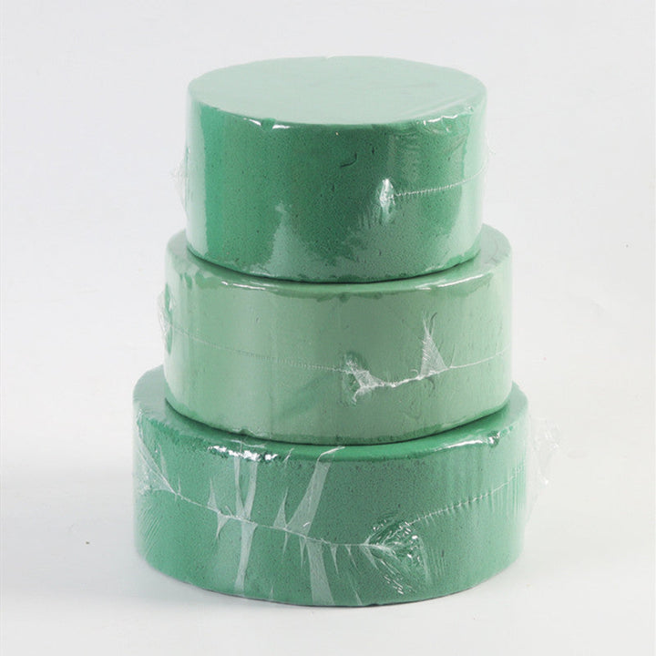 Round Green Wet Floral Foam Bricks is an ideal addition to your floral foam blocks collection.