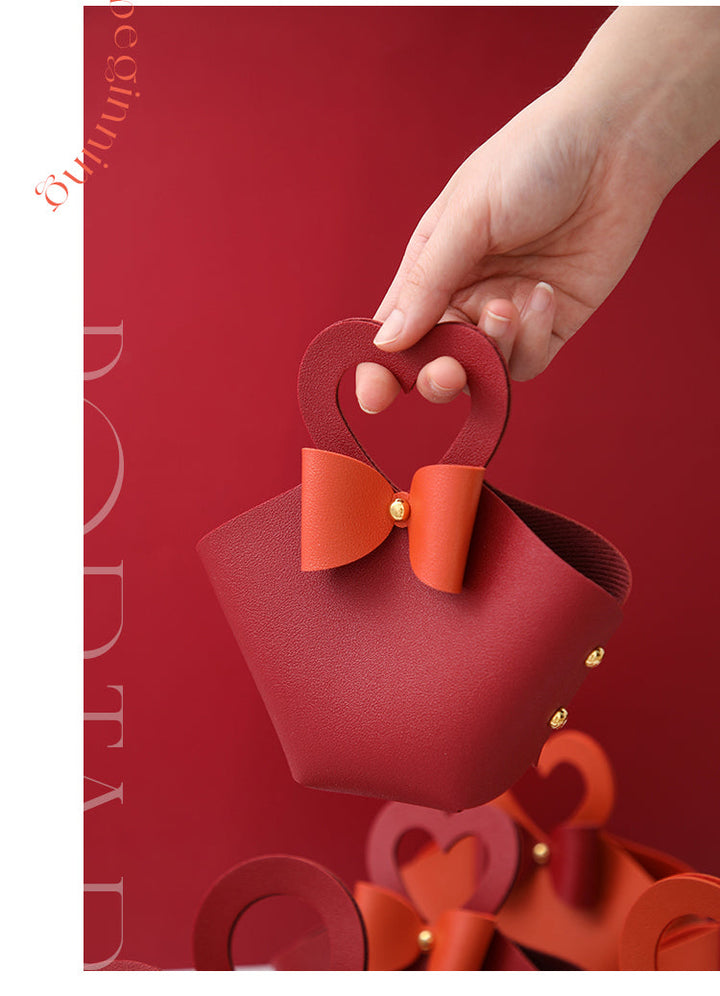 Party Favor Gift Bag with Heart Handle Pack 20 (6x5x16cm)