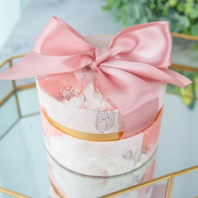 10 pieces of dollar tree gift boxes for Pink Wedding Sugar Chocolate, each measuring 5x5x5cm.