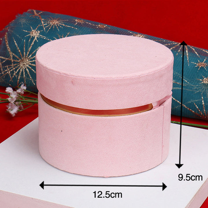 10 pieces of present box for Pink Wedding Sugar Chocolate, each measuring 5x5x5cm.